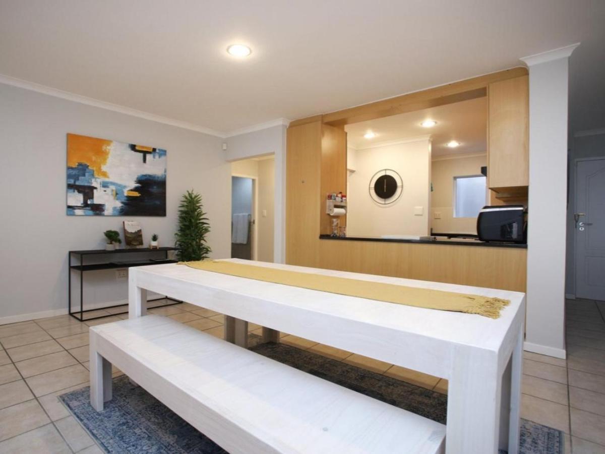 Go2Boa Luxury Apartment Mossel Bay Bagian luar foto
